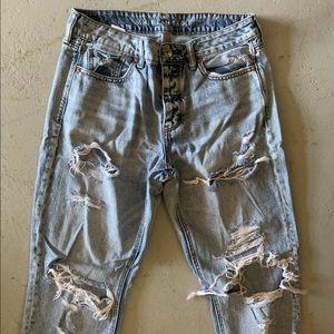 American eagle tomgirl distressed jeans size 10